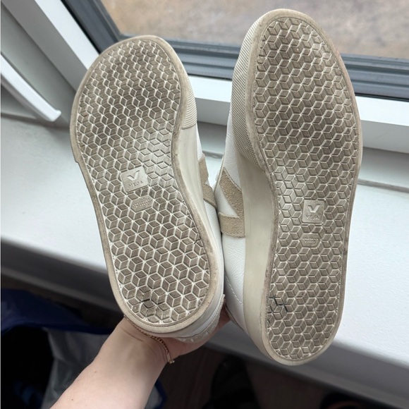 Veja Women's Cream and Tan Sneakers - Picture 3 of 5